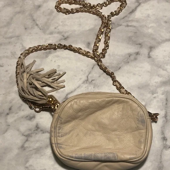 Valentino Cream Quilted Crossbody Bag with Gold Chain - Picture 13 of 16